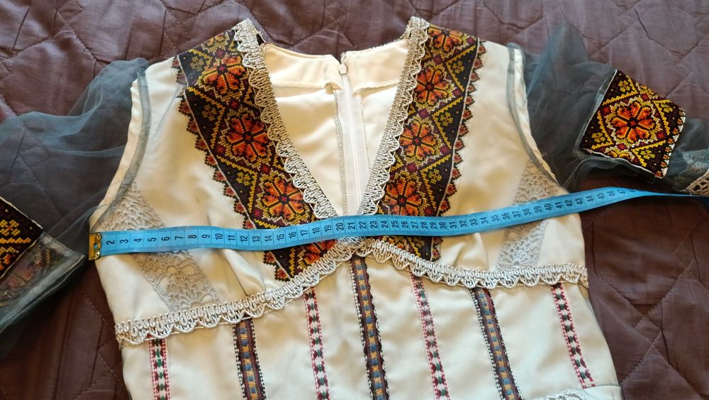 Плаття з вишивкою