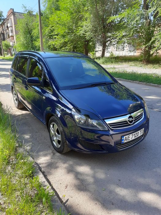 Продам Opel Zafira B