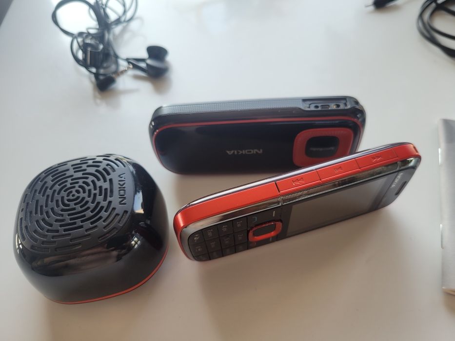 Muzyczny zestaw 2 x NOKIA 5130 + 5030c + Mini Speaker MD-9