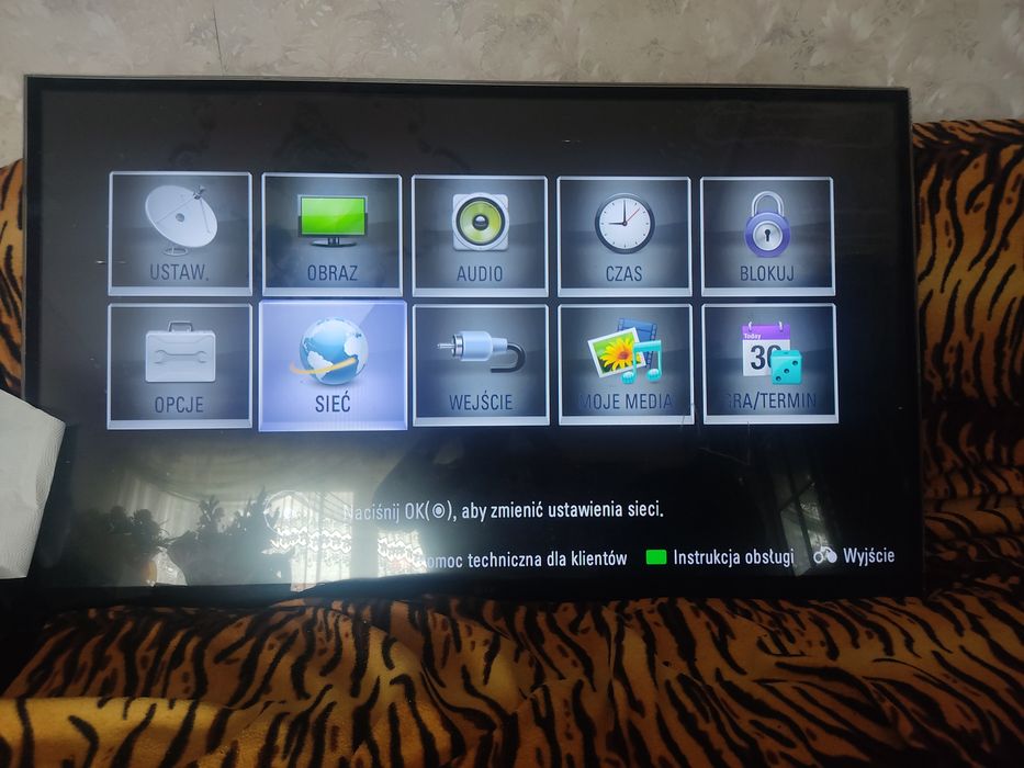 Telewizor LG 55 cali brak stopy lekko uszkodzona szyba