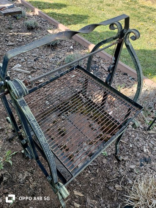 Grill ogrodowy metalowy