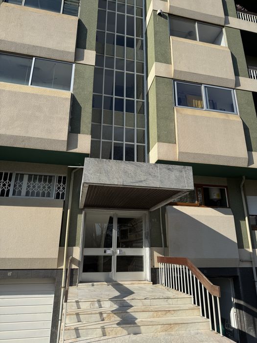 Apartamento T3 pronto a alugar com garagem e totalmemte remodelado