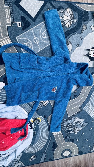 Szlafrok dzieciecy malo noszony 116