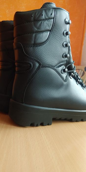 Sprzedam buty zimowe  45+gratis