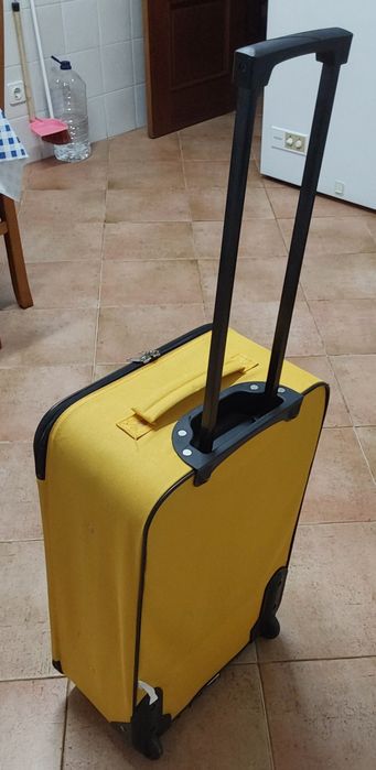 MALA PEQUENA DE PORÃO. Casa,Quarto, Sala, Arrumação, Mudanças, Férias.