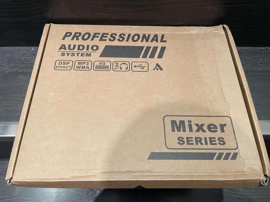 Mesa de Mistura 6 canais com Reproduçao USB NOVA !!!