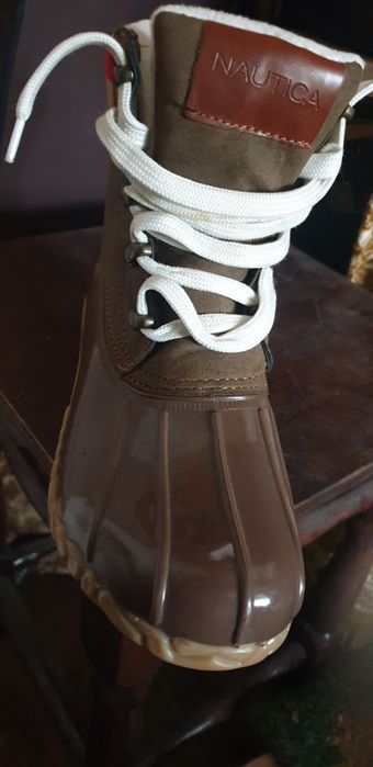 Фирменные утепленные ботинки