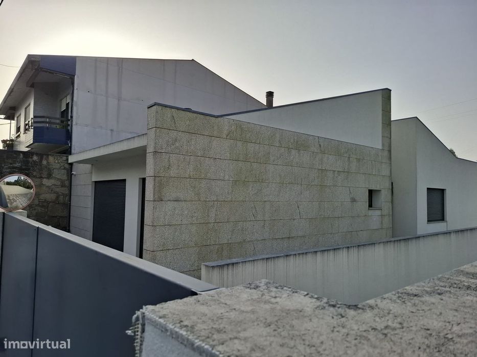 Terreno Próx. ao Hospital S. João (a 6 min.)