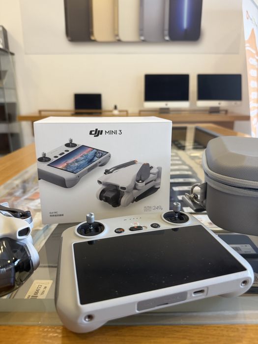 Drone DJI Mini 3 + (Controlo DJI RC com Ecrã) + Acessórios