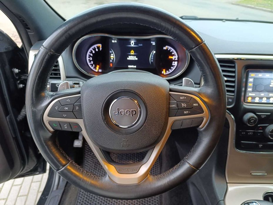 Продам шикарний автомобіль JEEP GRAND CHEROKEE 2015 р. 3.6 бензин