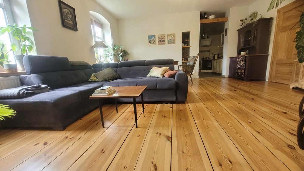Stylowe mieszkanie z klimatem + w cenie ogródek, 2 garaże