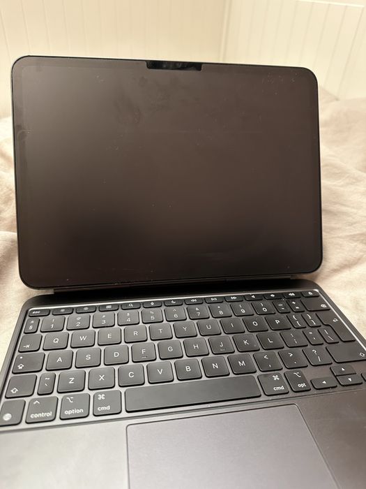 Apple Ipad pro m4 11 256 gb jz klawiaturą