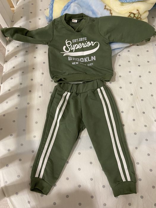 Костюм новий