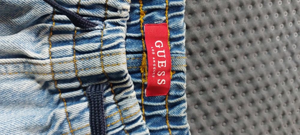 Spodenki guess z lampasem