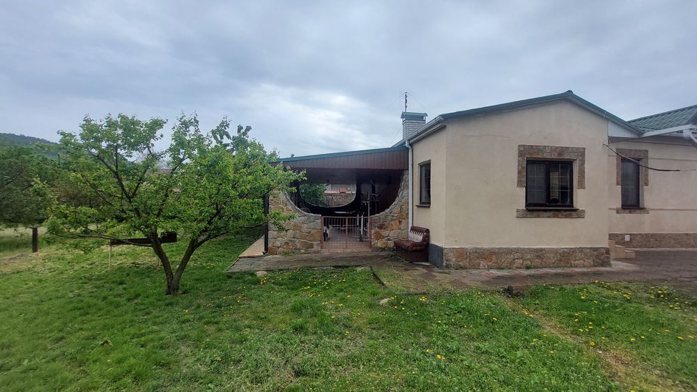 Продам будинок. Вул.Грушевського,27.