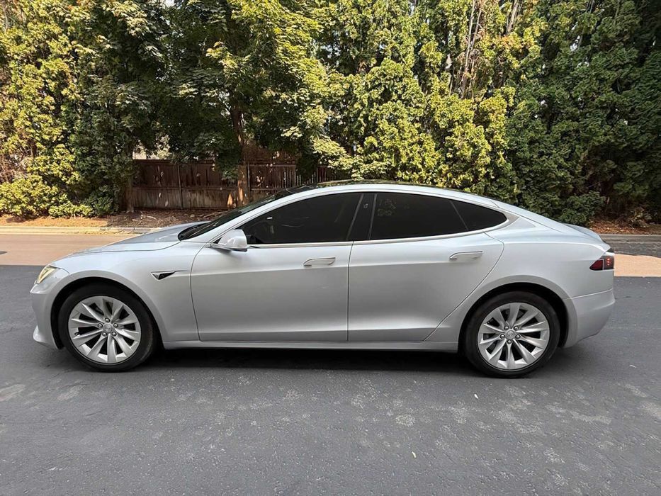 Tesla Model S 100D      2018