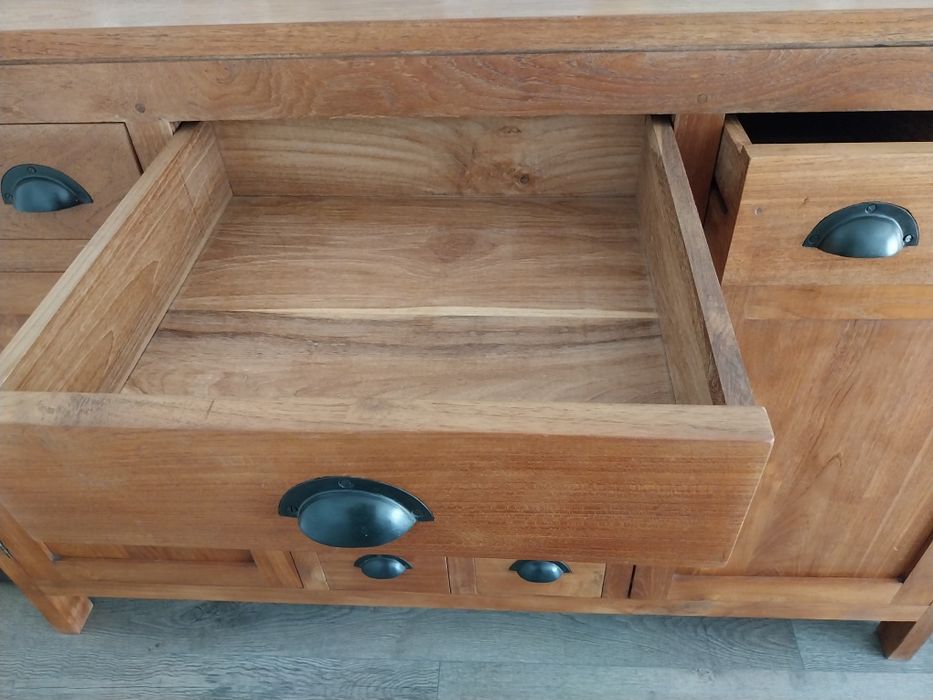 Aparador 11 gavetas teca