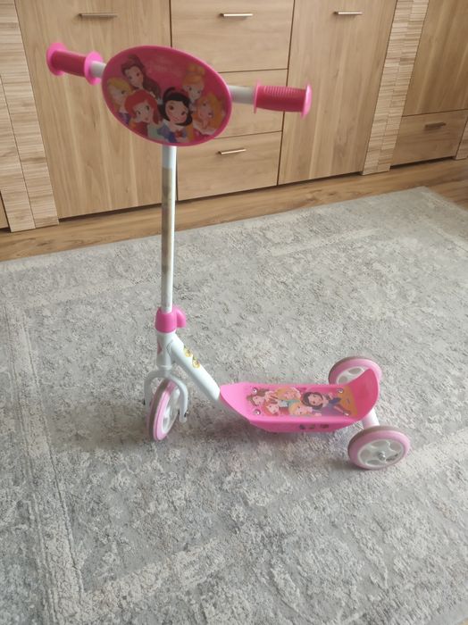 Hulajnoga trzykołowa