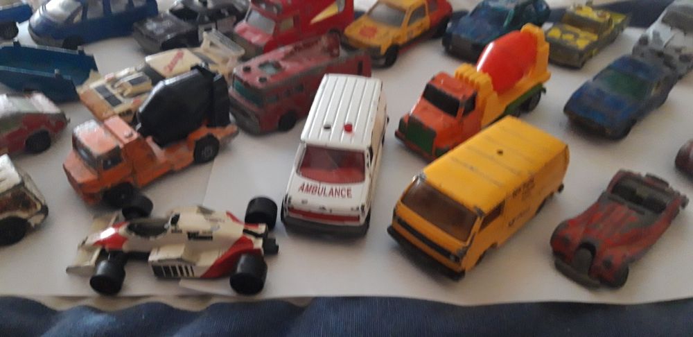 Conjunto de 26 Carrinhos/Miniaturas Antigos