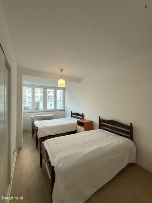 Quarto - localizado em Estoril Lisbon