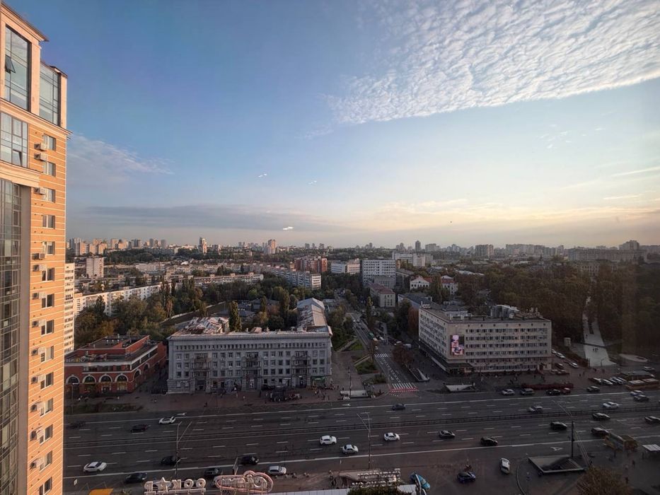 Продаж квартири сусасним ремонтом та з панорамним видом на Київ в ЖК Smart Plaza Polytech! Метро 1 хв