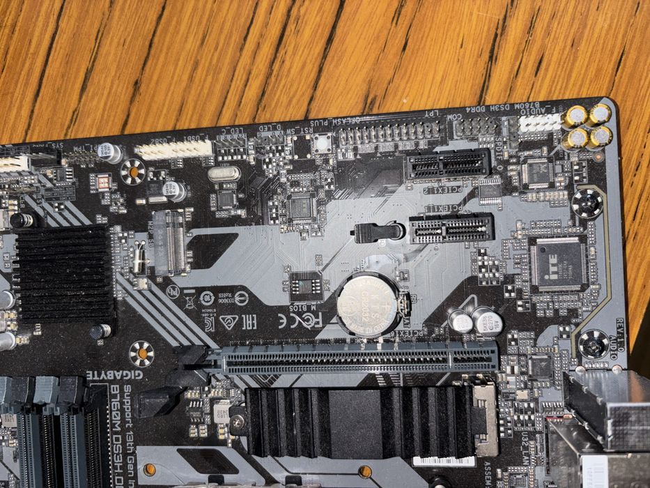 Gigabyte B760M DS3H DDR4