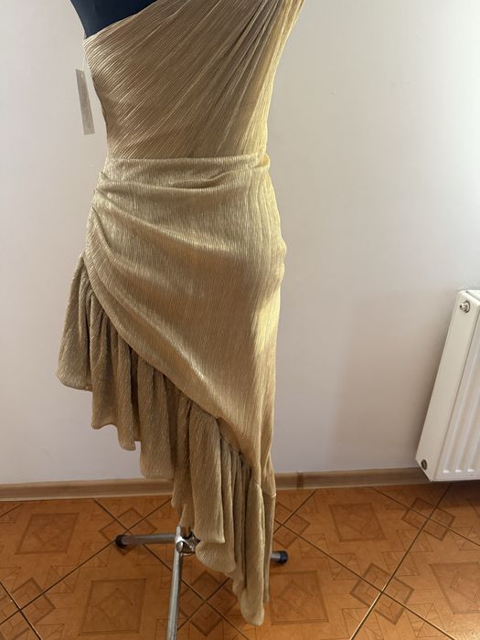 Elegancka  zlota sukienka rozm 36