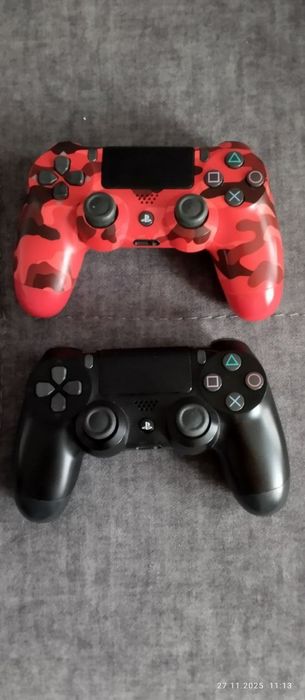 PlayStation 4Pro 1tb + другий джойстик та гра horizon zero down