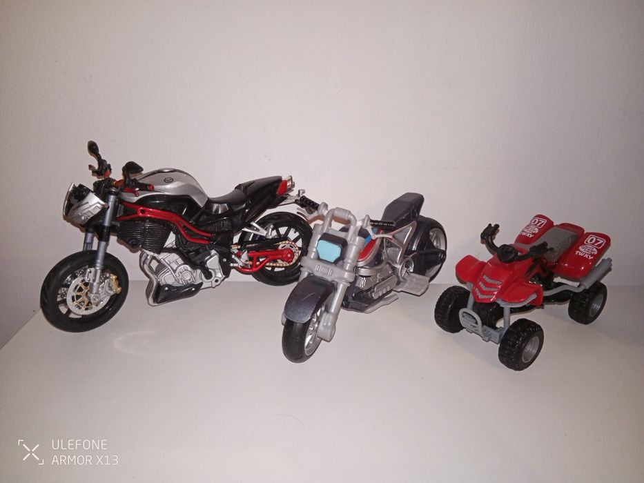 3 Motas Brinquedos