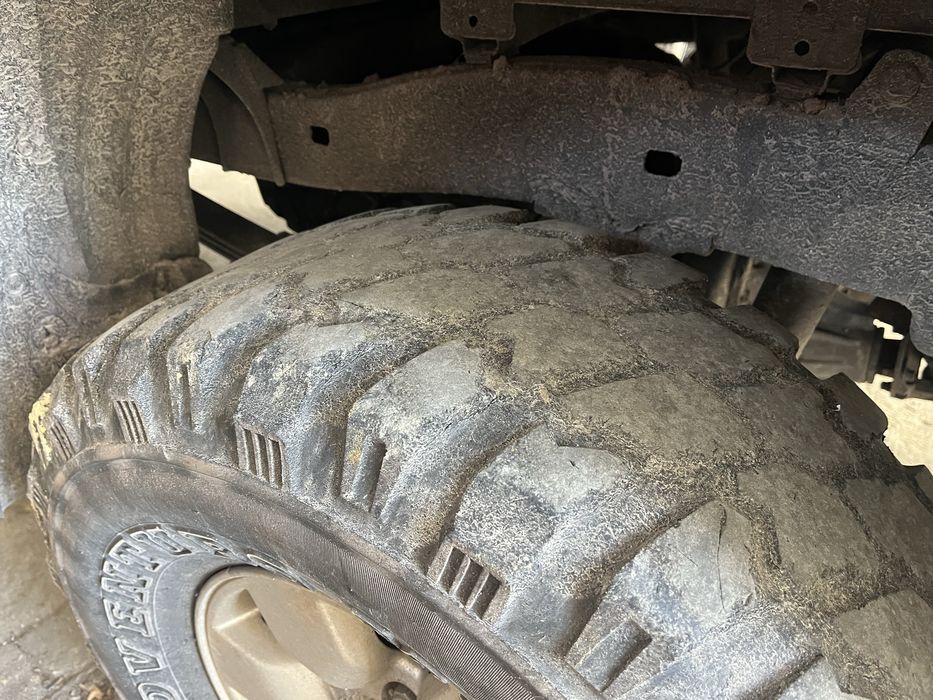 Pneus 33 + jantes tiyota hillux