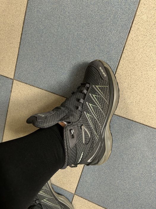 Lowa, Gore-tex. Кросівки
