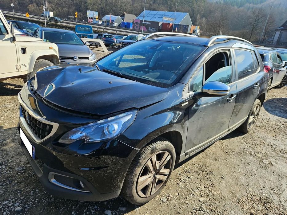 Peugeot 2008 1.2 benzyna  130kM 2019 rok  /  uszkodzony / Francja