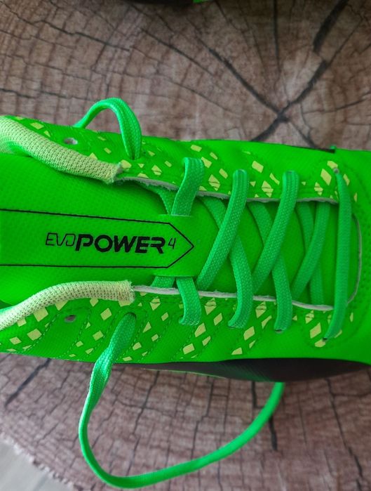 Футбольні бутці Puma