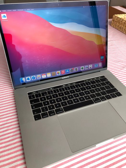 MacBook Pro Retina 15" i7 Quad-Core 2.8 TouchBar 16GB - 201764585126523139122