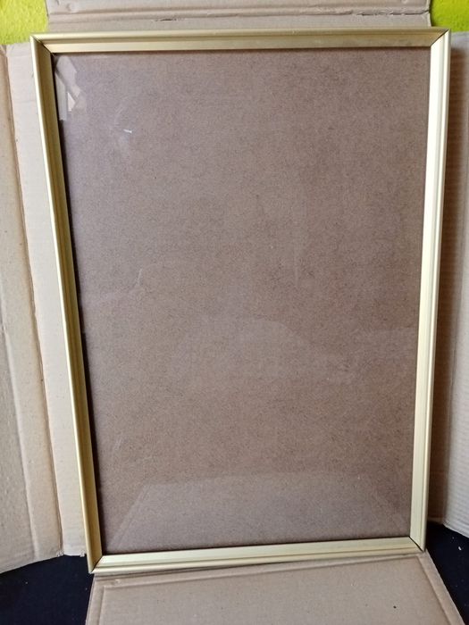 Molduras alumínio dourado