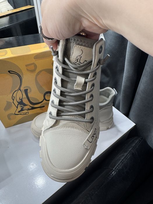 Ботинки жіночі шкіряні