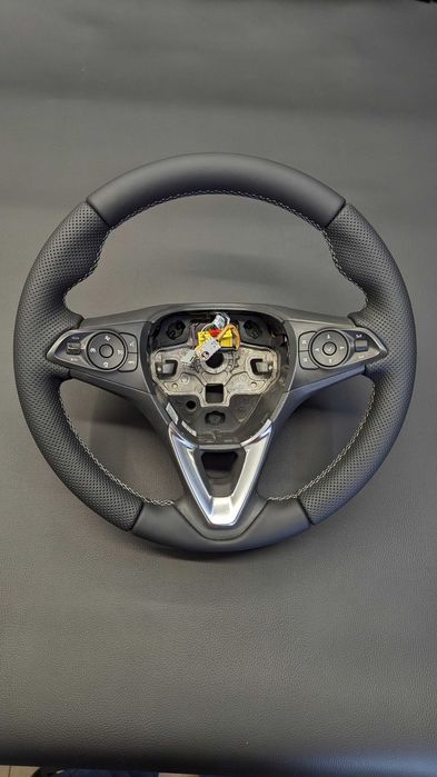 Kierownica Opel Astra K świeżo obszyta