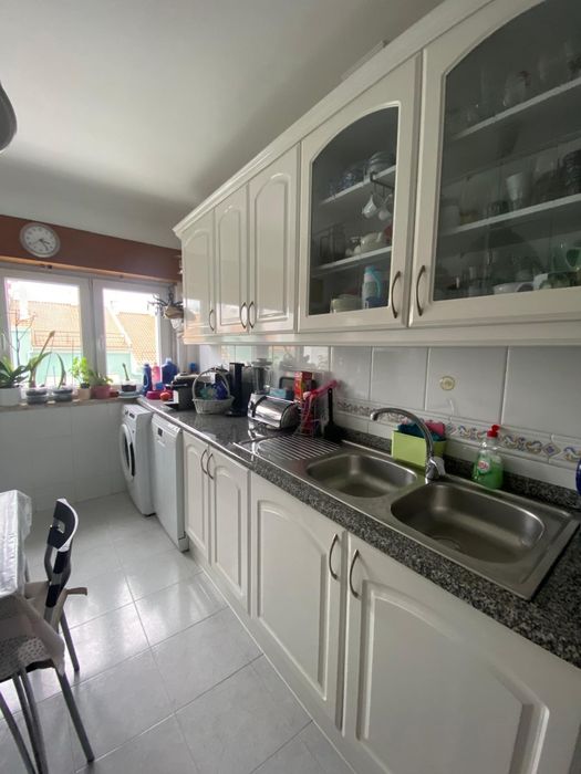 Quarto WC Privativo Urb Cavaleira Algueirão Mem Martins