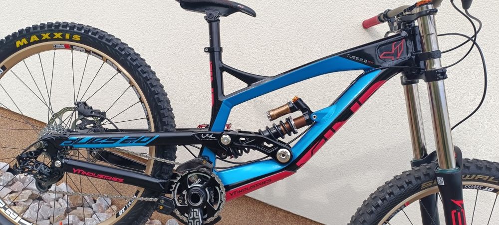 Rower zjazdowy YT TUES 2.0 Pro Downhill DH