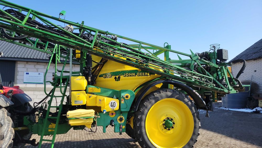 Opryskiwacz John deere 832
