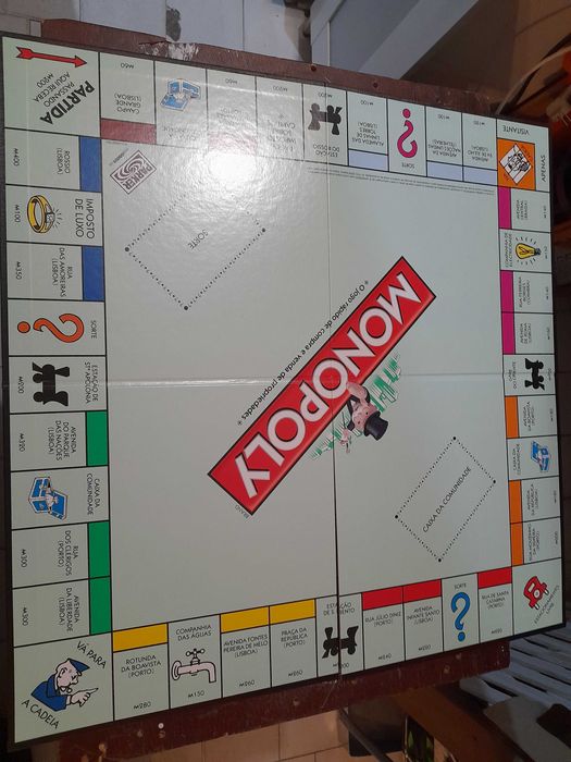 Jogo tabuleiro MONOPOLY  (antigo) usado em mt bom estado e completo