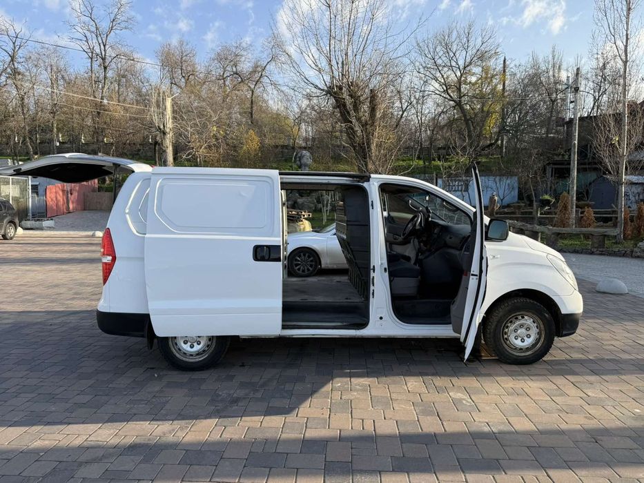 Hyundai H-1, 2012 р, 2,5 л дизель турбіна, Вантажний бус з пневмою!!!
