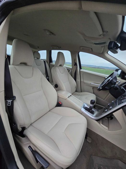 VOLVO XC60 2.4 D5