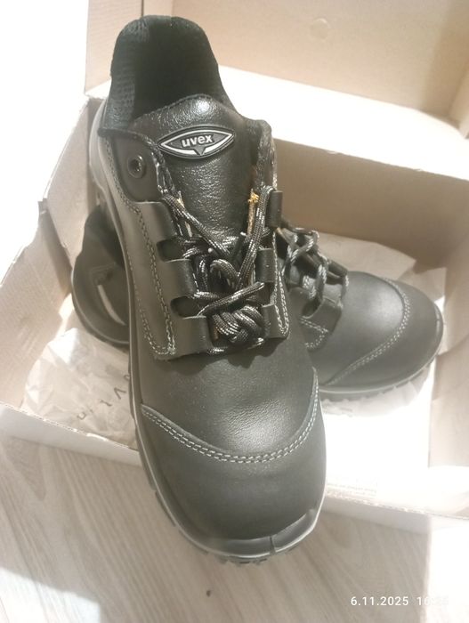 Buty Uvex rozmiar 43 wkładka 28,7 cm nowe