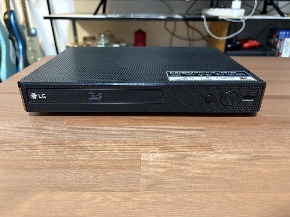 Odtwarzacz Blu-ray 3D LG BP-450