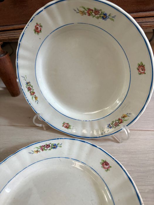2 pratos antigos de Sacavém