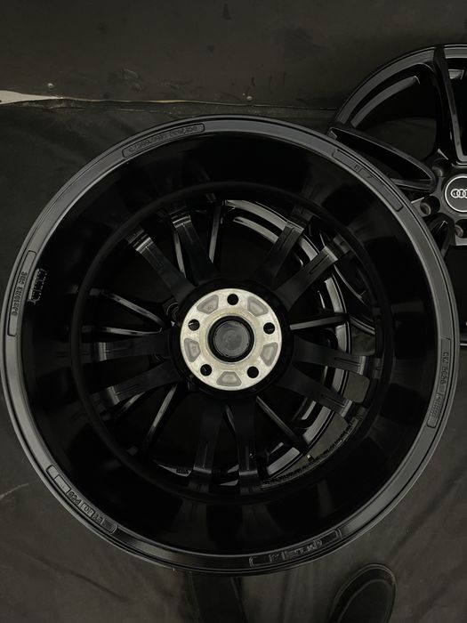 Диски R18 5x112 Et40 8J. Audi A6 C8 C7 C6 A4 B8 B9 Q5 Q3 E-tron Volkswagen Passat B8 B7 Tiguan Arteon CC ID4 ID Unyx Skoda Superb Kodiaq Octavia A8 A7