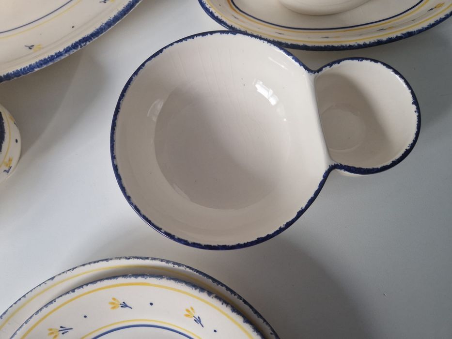 Serviço de jantar pintado à mão