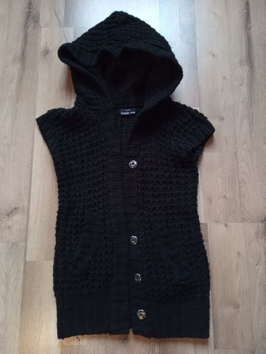 Czarna kamizelka