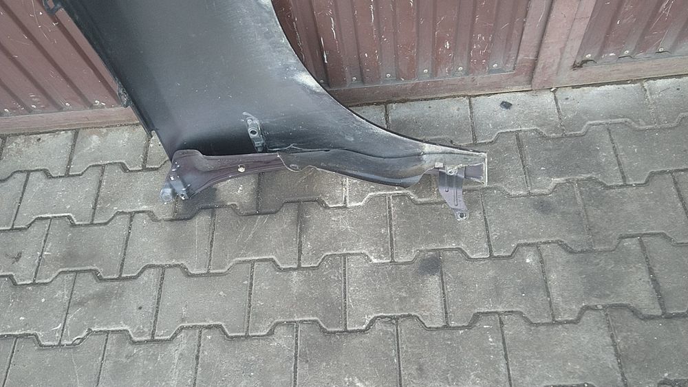 ) Lancia Ypsilon błotnik przedni lewy